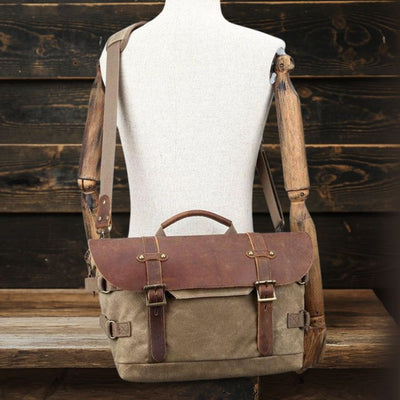 Camera Messenger Bag | TALLIN